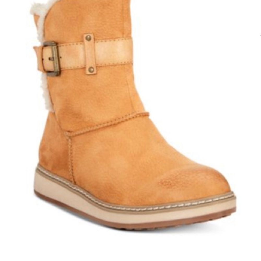 Cute White Mountain Winter Boots Size 7